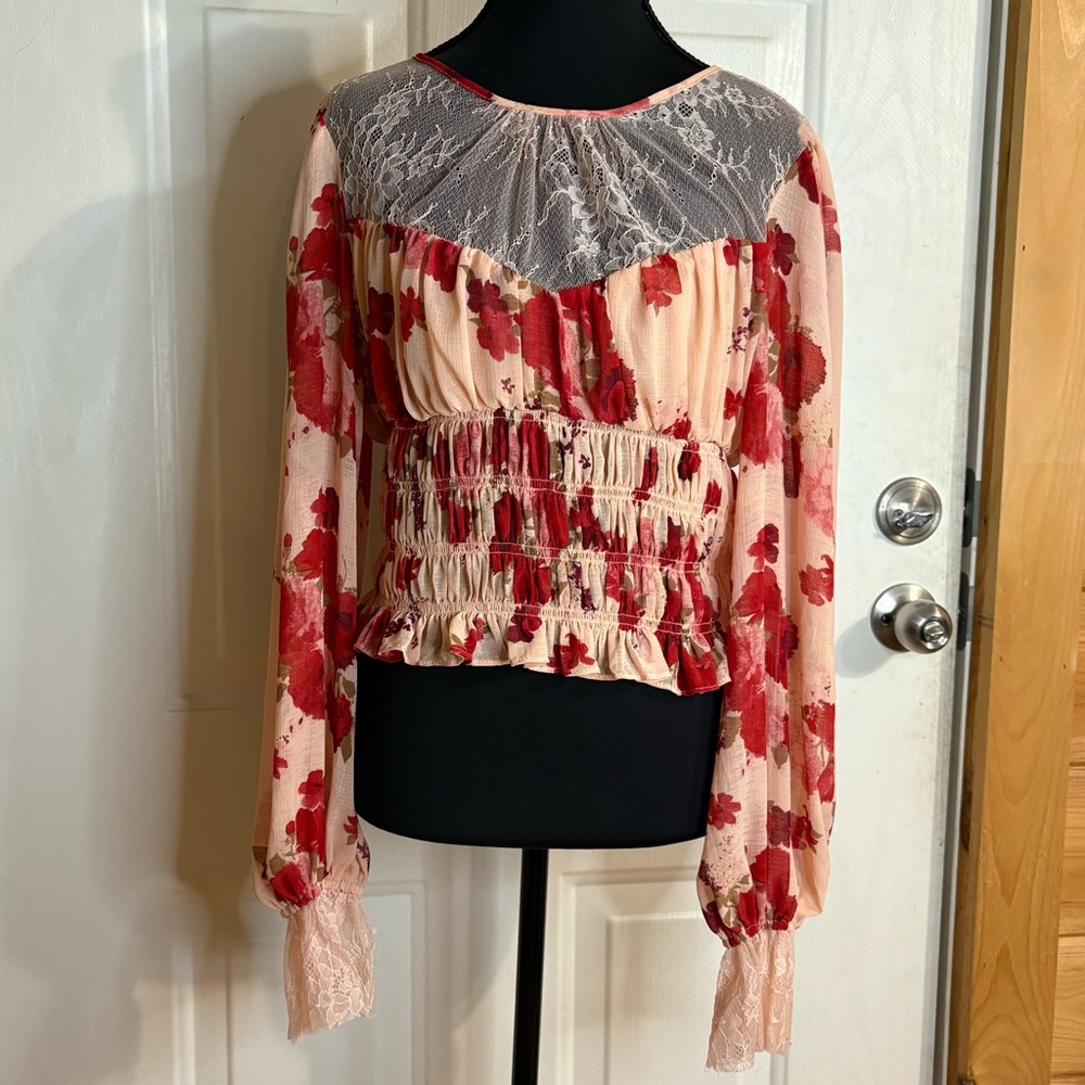 FREE PEOPLE Daphne PINK & RED Romantic FLORAL Lace SMOCKED Ruched BLOUSE Large